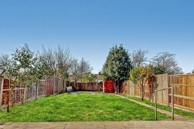 49, Alexandra Avenue, Rayners Lane photo 3