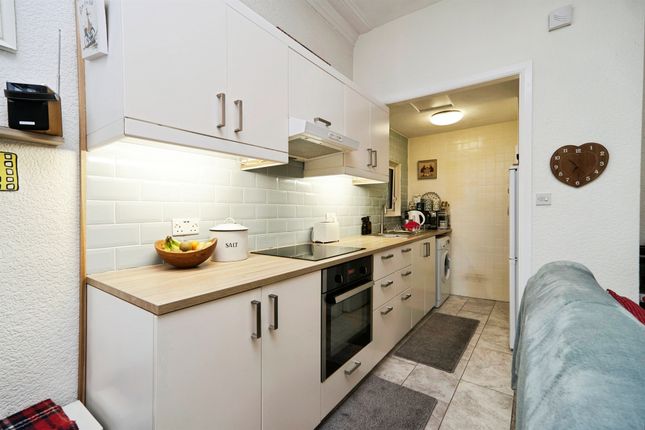467, Toller Lane, BRADFORD photo 4