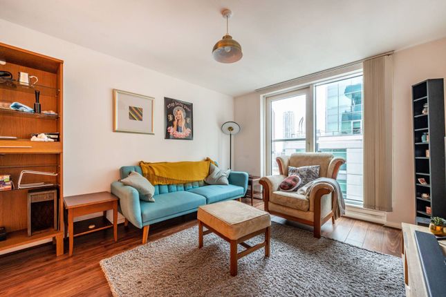 Thumbnail Flat to rent in St George Wharf, Vauxhall, London