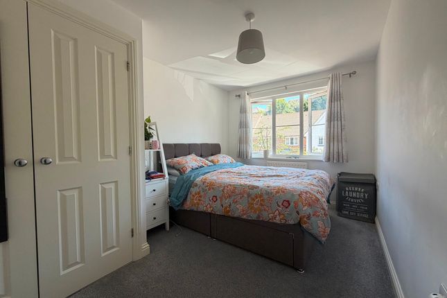 15 Finch Close, Faversham photo 3