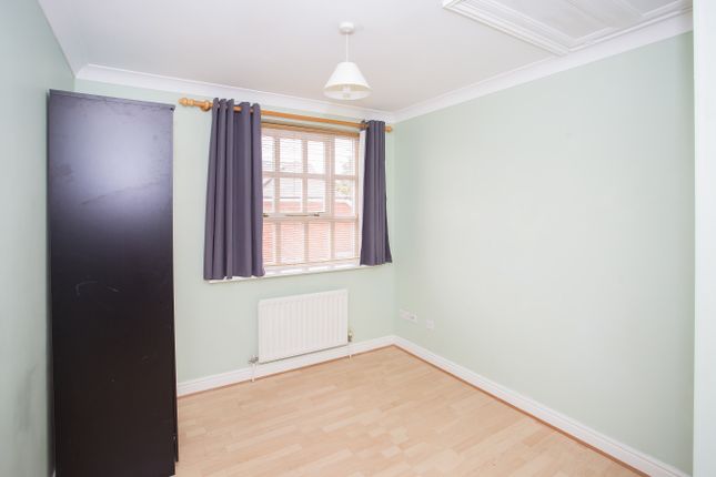 Detached house to rent in Milliners Court, Lattimore Road, St Albans, Herts