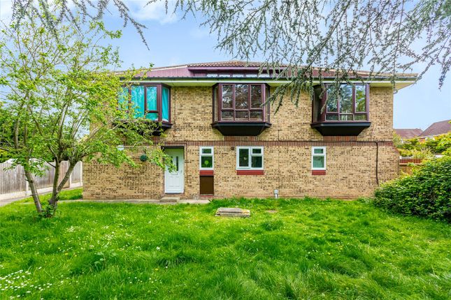 Thumbnail Flat for sale in Woodstock Gardens, Laindon, Basildon, Essex