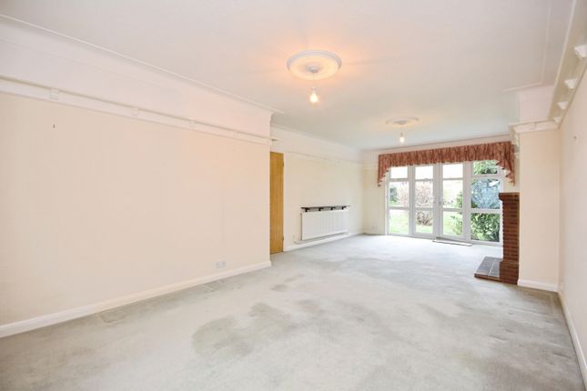 51, Ashurst Avenue, Essex photo 3