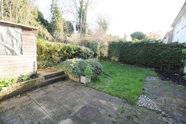 38, Broomfield, Harlow photo 3