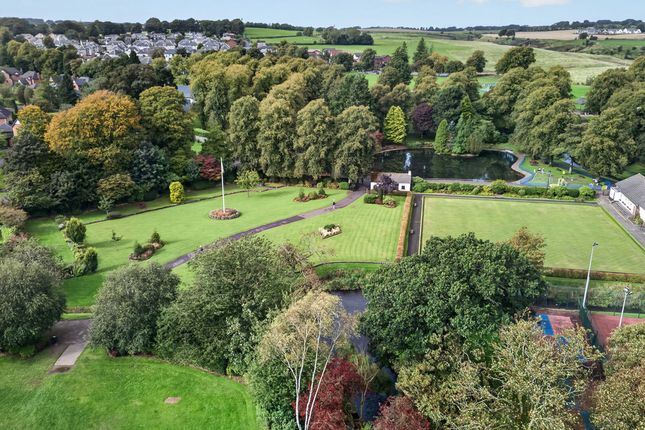 2, Park View, Strathaven photo 4