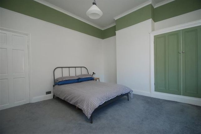 27, Croft Street, Stalybridge photo 4