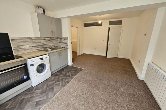Flat 3, 1 Methuen Close, Bournemouth photo 3