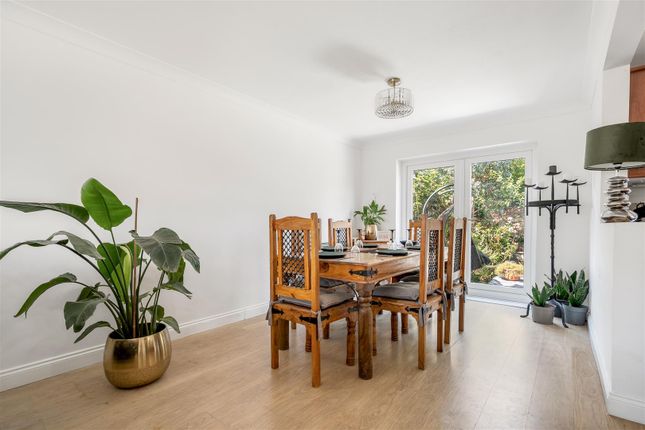 25, Medway Drive, Weymouth photo 4