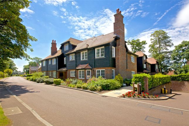 Thumbnail Flat to rent in Wall Hall Drive, Aldenham, Watford, Hertfordshire
