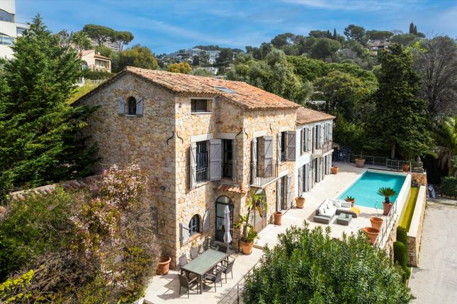 Villa for sale in Le Cannet, Alpes-Maritimes, Provence-Alpes-Côte d`Azur, France