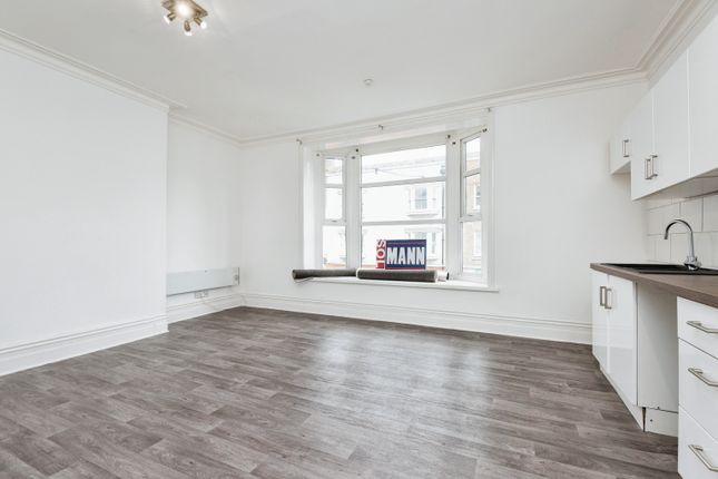 Flat for sale in Queen Street, Ramsgate, Kent