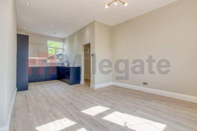 Flat 4 35, Culverden Road, London photo 3