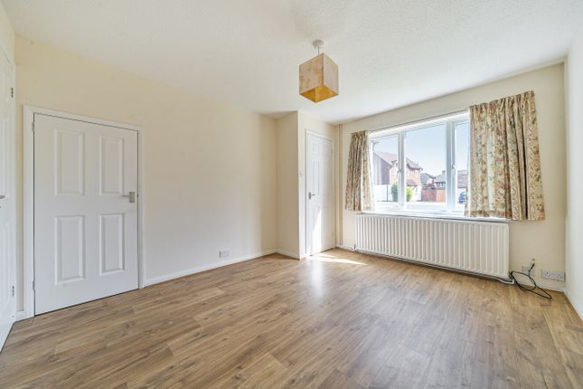 12, Vindomis Close, Alton photo 3
