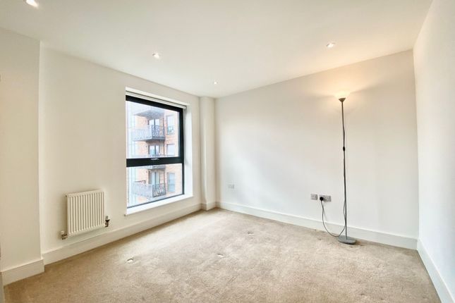 Flat for sale in Cityview Point, Aberfeldy Village, Poplar