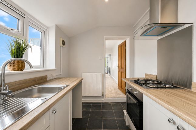 22 Dover Street, Swindon, Wiltshire photo 2