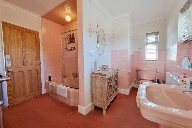 Detached house for sale in Grantham Road, Sleaford
