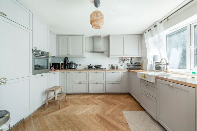 Caddis Close, Stanmore, Middlesex, HA7, Stanmore photo 3