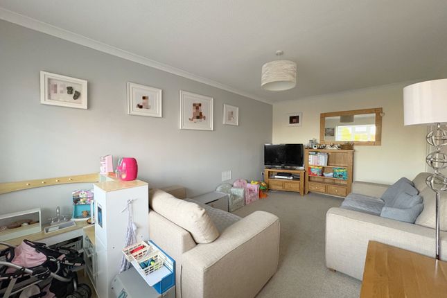 36 Sinderberry Drive, Northway, Tewkesbury photo 2