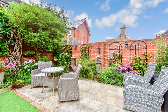 Jasmine House, London Road, Waterlooville photo 4