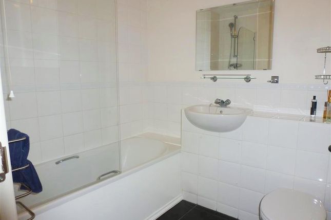 132 Ovaltine Court, Ovaltine Drive, KINGS LANGLEY photo 5