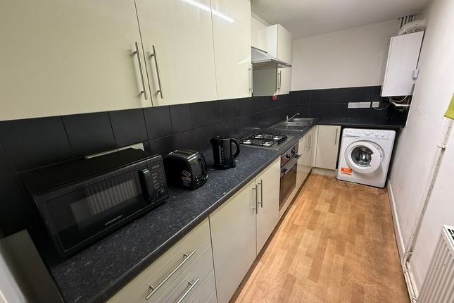 5, Frederick Grove, Nottingham photo 2