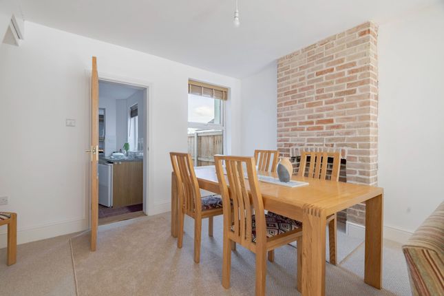 9 Oaklands Terrace, Lowestoft photo 4