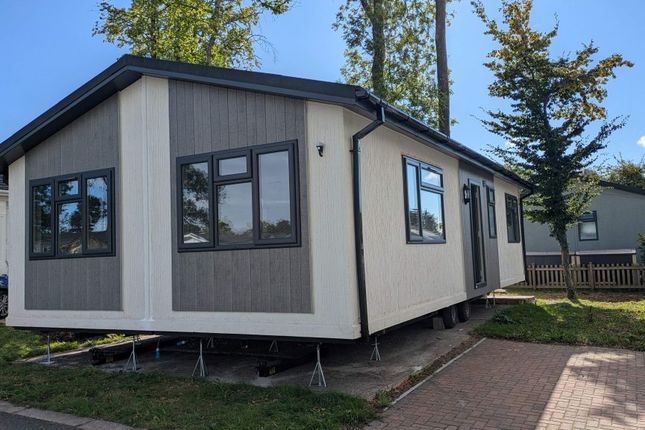 2-bed caravan on Saltmarshe Castle Park, Stourport Road, BROMYARD, £163,500