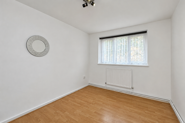 Tildesley Road, London photo 3