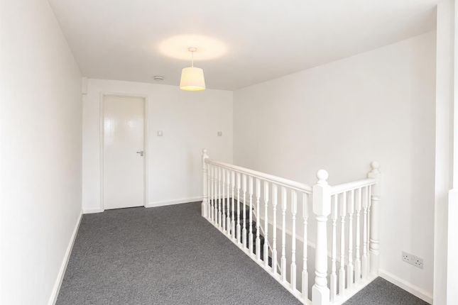 90, Leavesden Road, Watford photo 2