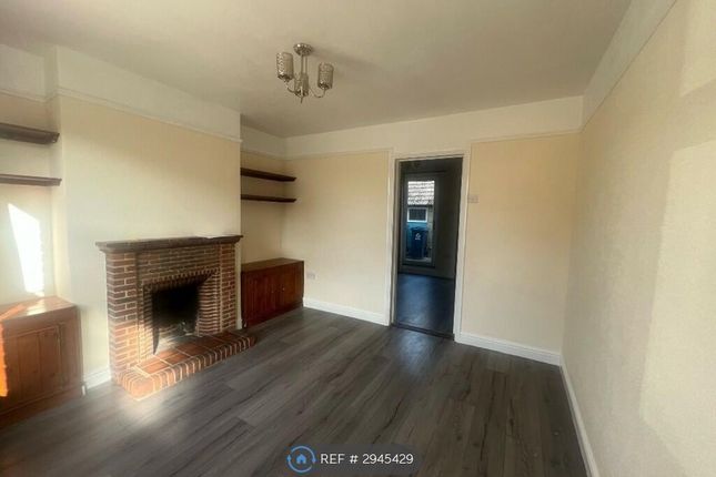 Crosshall Road, Eaton Ford, St Neots photo 5