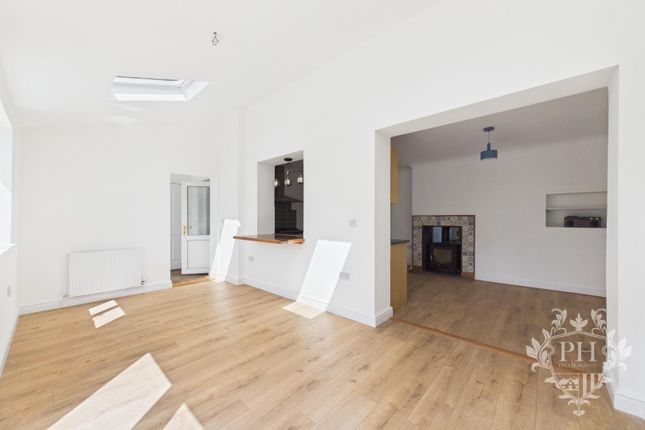 22, Woodrow Avenue, Saltburn-By-The-Sea photo 3