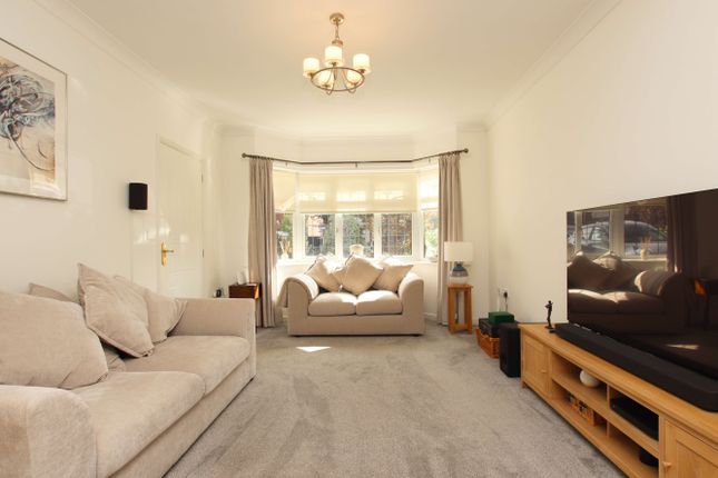 29, Clos Brenin, Pontyclun photo 3