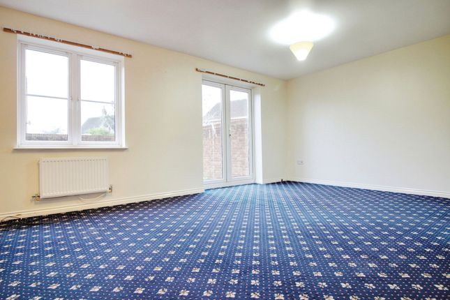 3 Marsh Farm Lane, Swindon photo 2