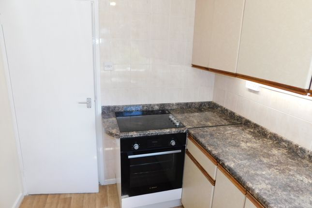 66, Fair Oak Drive, Luton photo 5