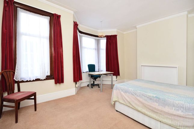 Terraced house to rent in Mildenhall Road, Lower Clapton, London