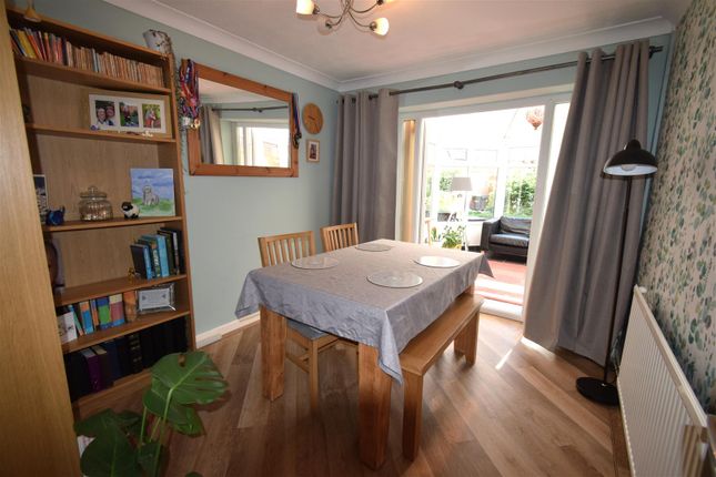 35, Lower Makinson Fold, Horwich photo 4