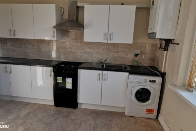Flat to rent in Mill Hey, Haworth, Keighley