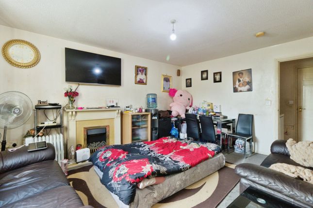 5, Erebus Drive, London photo 4