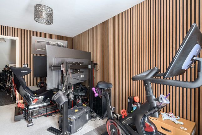 Flat Eighty Three, Felsted, Milton Keynes photo 4