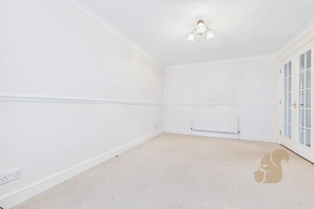 5, Sawkins Close, Colchester photo 3