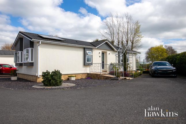 2-bed caravan on 114, Lillybrook Estate, Chippenham, £260,000