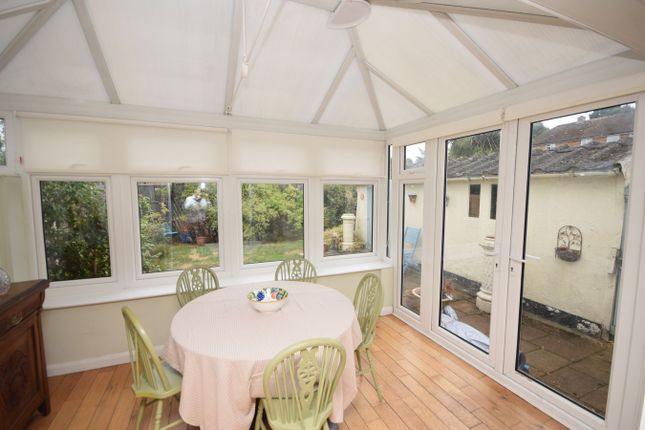 28, Green Lane, Surrey photo 4
