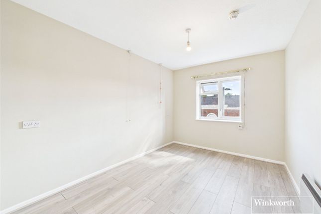 Flat 28,, Ferrydale Lodge, Hendon photo 2