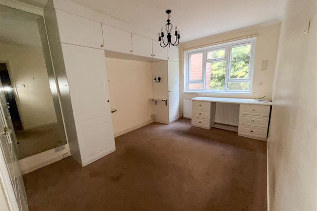 4 The Highlands, Abbotts Road, Barnet photo 3