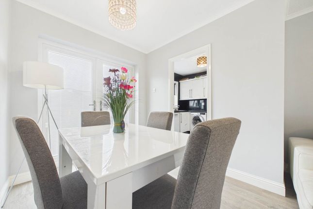 36, Rederech Crescent, Hamilton photo 4