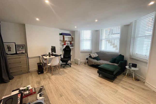Studio to rent in St. Michaels Place, Brighton