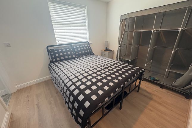 Room 4, 21, Carlisle Close, Corby photo 3