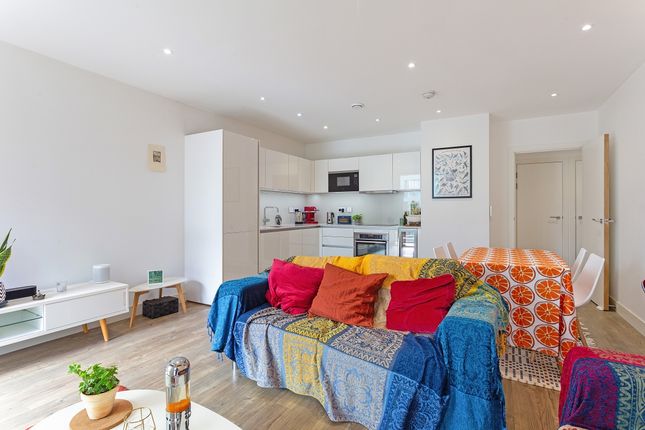 Flat to rent in Cable Walk, Greenwich