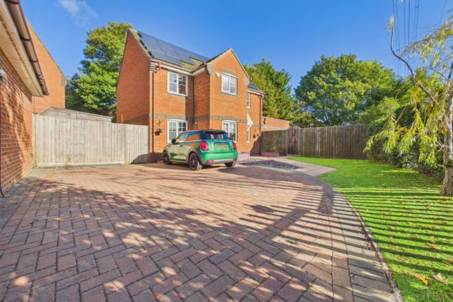 4-bed house on Windrush Close, Great Ashby, Stevenage, £575,000