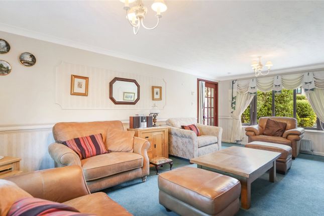 14, Barassie Crescent, Lanarkshire photo 2